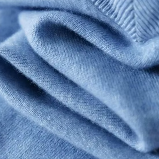 Eleganter Pullover mit V-Ausschnitt