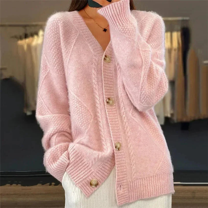 Aaliyah | Cardigan mit Knopfleiste, V-Ausschnitt und Diamantstrick-Detail