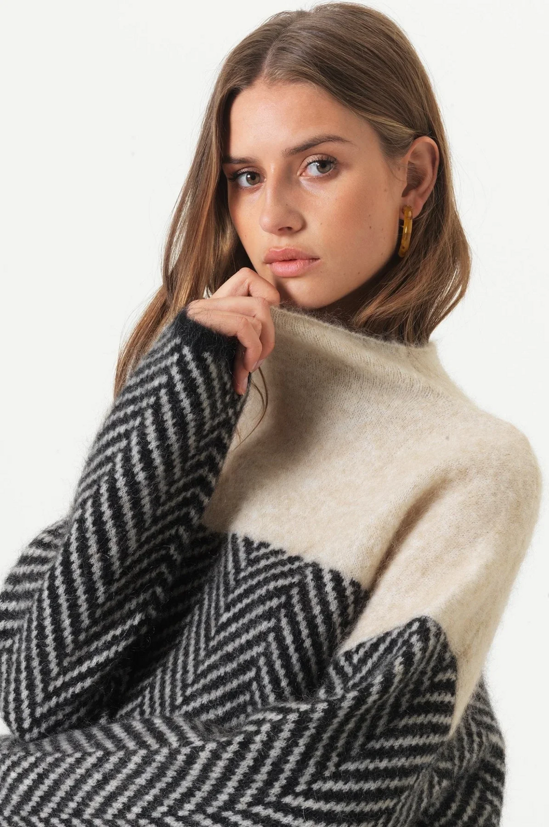 Halle | Chevron-Trichterkragenpullover