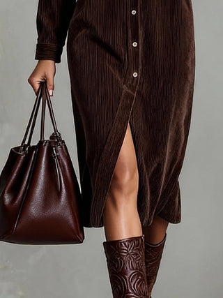 Béatrice | Midi Kleid aus Cord mit Taschen und einfacher Knopfleiste