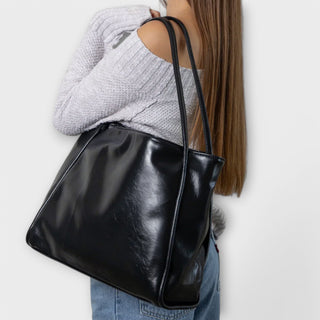 Elegante Handtasche für Damen mit geräumigem Innenraum